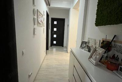 Apartament cu 2 camere decomandat în Roșu
