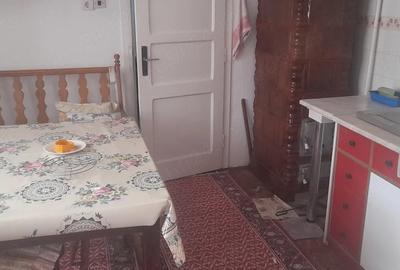 Casă cu 5 camere cu Teren 1050 Mp în Central