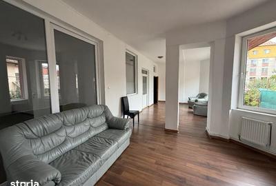 Casă cu 4 camere cu Teren 430 Mp în Cetate