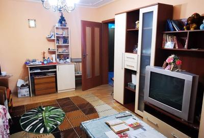 Apartament cu 3 camere decomandat în Faleza Nord