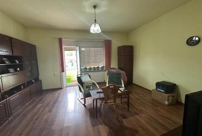 Apartament cu 2 camere decomandat în Vest