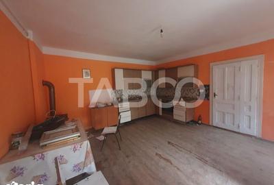Casă cu 2 camere cu Teren 87 Mp în Părău