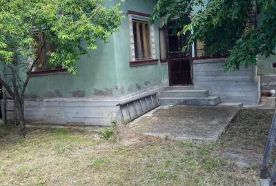Casă cu 2 camere cu Teren 610 Mp în Central