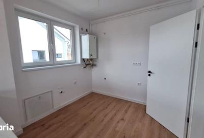 Apartament cu 3 camere în Tineretului