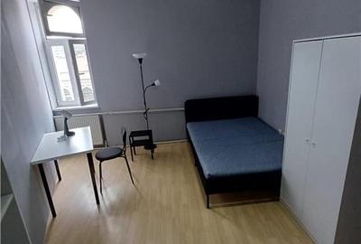 Garsonieră decomandată în Central
