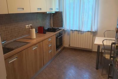 Casă cu 3 camere în Apărătorii Patriei
