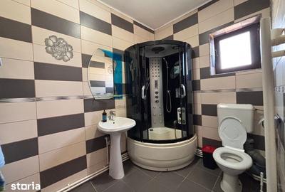 Casă cu 6 camere cu Teren 350 Mp în Cug
