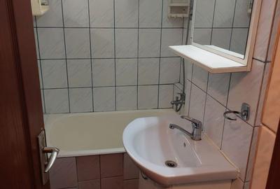 Apartament cu 2 camere semidecomandat în Micro 15