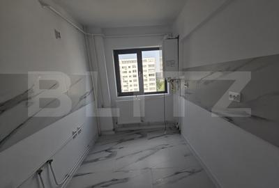 Apartament cu 3 camere semidecomandat în Podu Roș