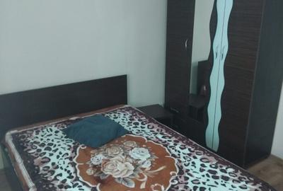 Apartament cu 3 camere decomandat în Olteniței