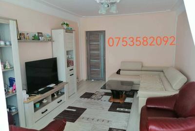 Apartament cu 3 camere decomandat în Central - 1