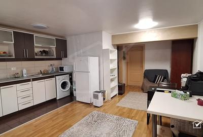 Apartament cu 2 camere semidecomandat, mobilat în Bună Ziua