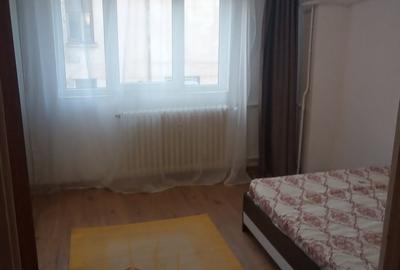 Apartament cu 2 camere decomandat în Calea Victoriei
