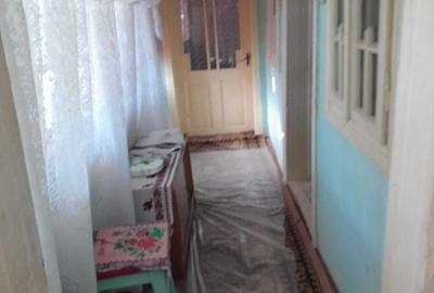 Casă cu 4 camere în Mălușteni