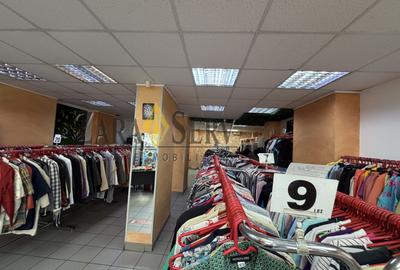 Spațiu comercial, de 150 mp, în Central - 4