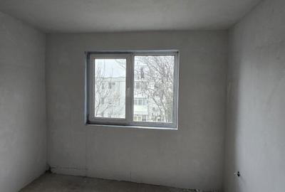 Apartament cu 2 camere semidecomandat în Obor