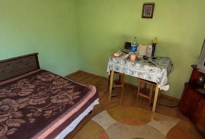 Casă cu 4 camere în Pietroasele