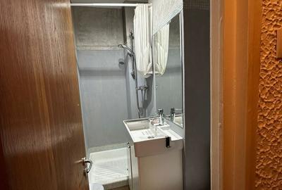 Apartament cu 4 camere decomandat în Victoriei
