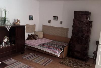 Casă cu 3 camere în Mișca - 1