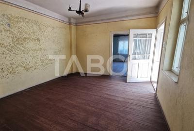 Casă individuală cu 3 camere cu Canalizare în Lupeni - 3