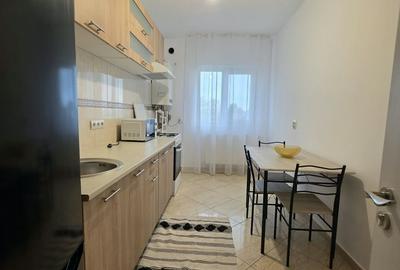 Apartament cu 2 camere decomandat în Ipotești