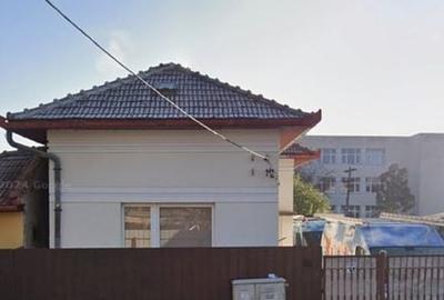 Casă cu 2 camere cu Teren 50 Mp în Mărăști