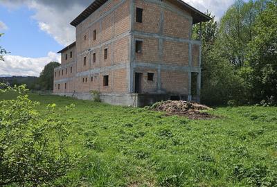 Casă cu 4 camere în Central - 2