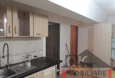 Casă cu 6 camere cu Teren 200 Mp în Central - 1