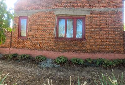 Casă cu 2 camere cu Teren 1475 Mp în Felnac