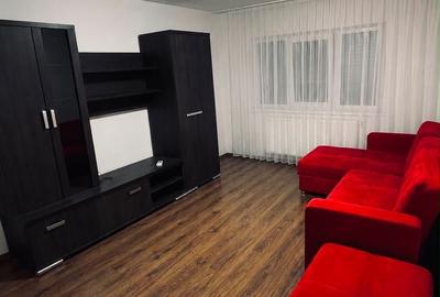 Apartament cu 3 camere decomandat în Soarelui