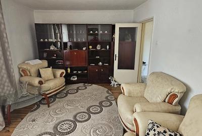 Apartament cu 2 camere decomandat în Poarta 6
