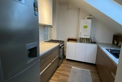 Apartament cu 3 camere decomandat în Florești