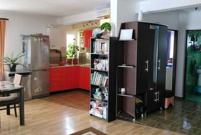 Apartament cu 4 camere decomandat în Stana - 2
