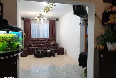Apartament cu 4 camere decomandat, mobilat în Tractorul - 4
