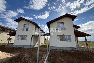 Duplex cu 4 camere cu Canalizare în Moșnița Nouă