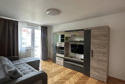 Apartament cu 3 camere decomandat, mobilat în Central