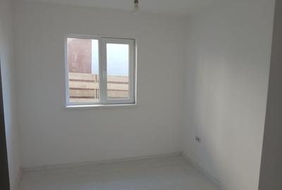 Casă cu 4 camere în Tomești