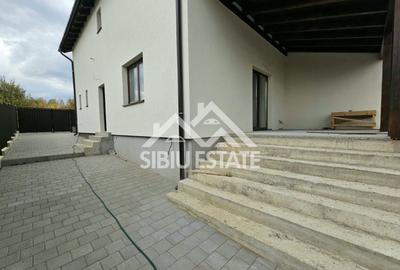 Duplex cu 4 camere cu Canalizare în Arhitecților - Calea Cisnădiei