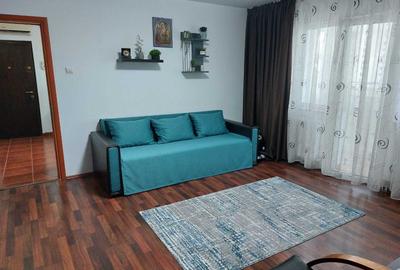 Apartament cu 2 camere semidecomandat în Rovine
