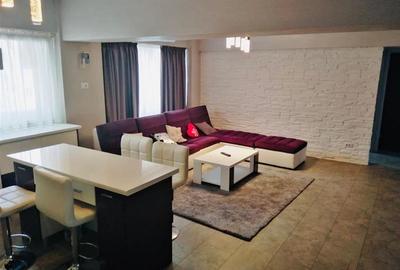 Apartament cu 4 camere decomandat în Răcădău