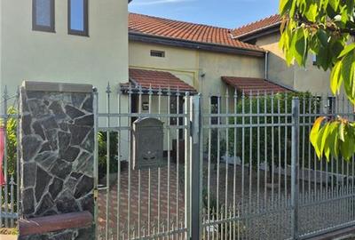 Duplex cu 5 camere cu Canalizare în Moșnița Nouă - 1