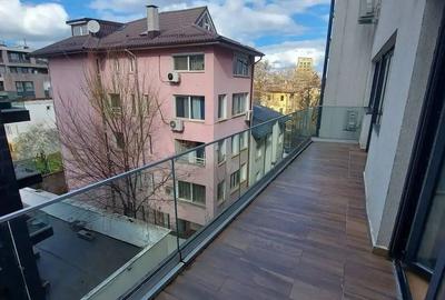 Apartament cu 3 camere decomandat în Dorobanți