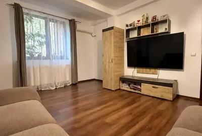 Apartament cu 3 camere decomandat, mobilat în Vest