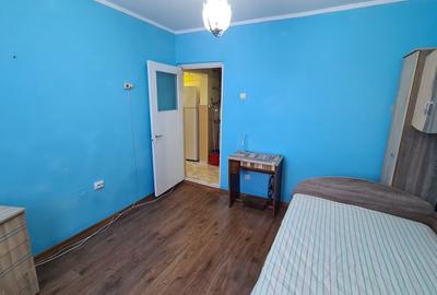 Apartament cu 2 camere decomandat în Micro 20 - 2