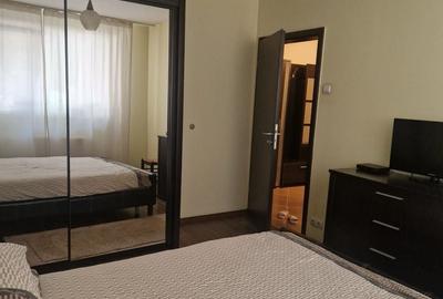 Apartament cu 3 camere decomandat în Micro 5