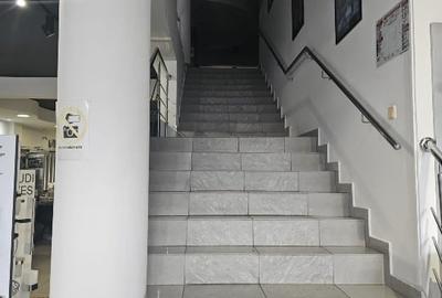 Spațiu comercial, de 664 mp, în Casa de Cultură