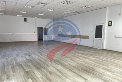 Spațiu comercial, de 900 mp, în Central