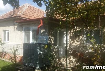 Casă cu 3 camere cu Teren 562 Mp în Măgureni
