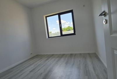 Casă cu 4 camere semidecomandat cu Teren 350 Mp în Clinceni - 9