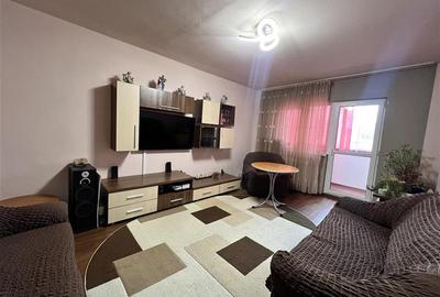 Apartament cu 4 camere decomandat, mobilat în Răcădău